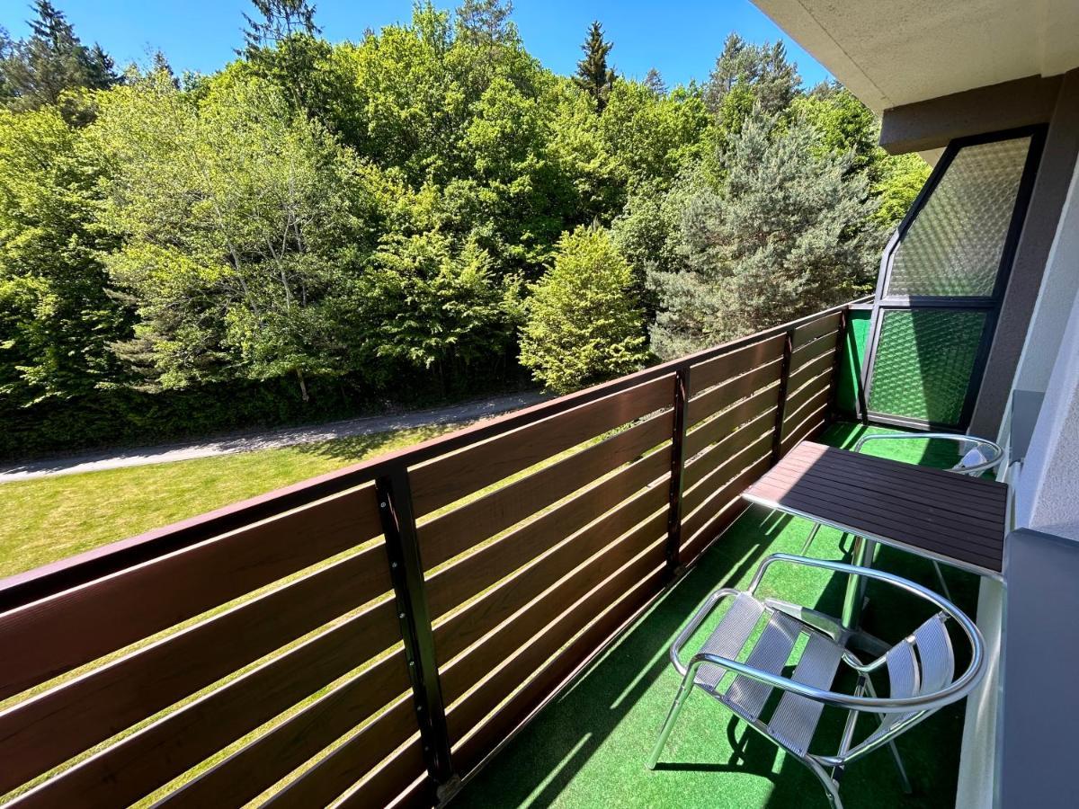 Apartman Na Kraji Lesa Vsemina Exterior photo